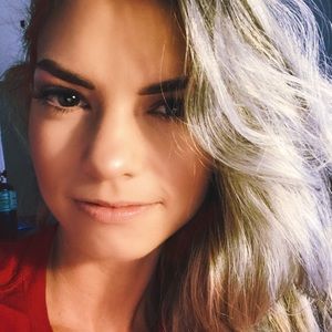 Meet your Posher, Leigh